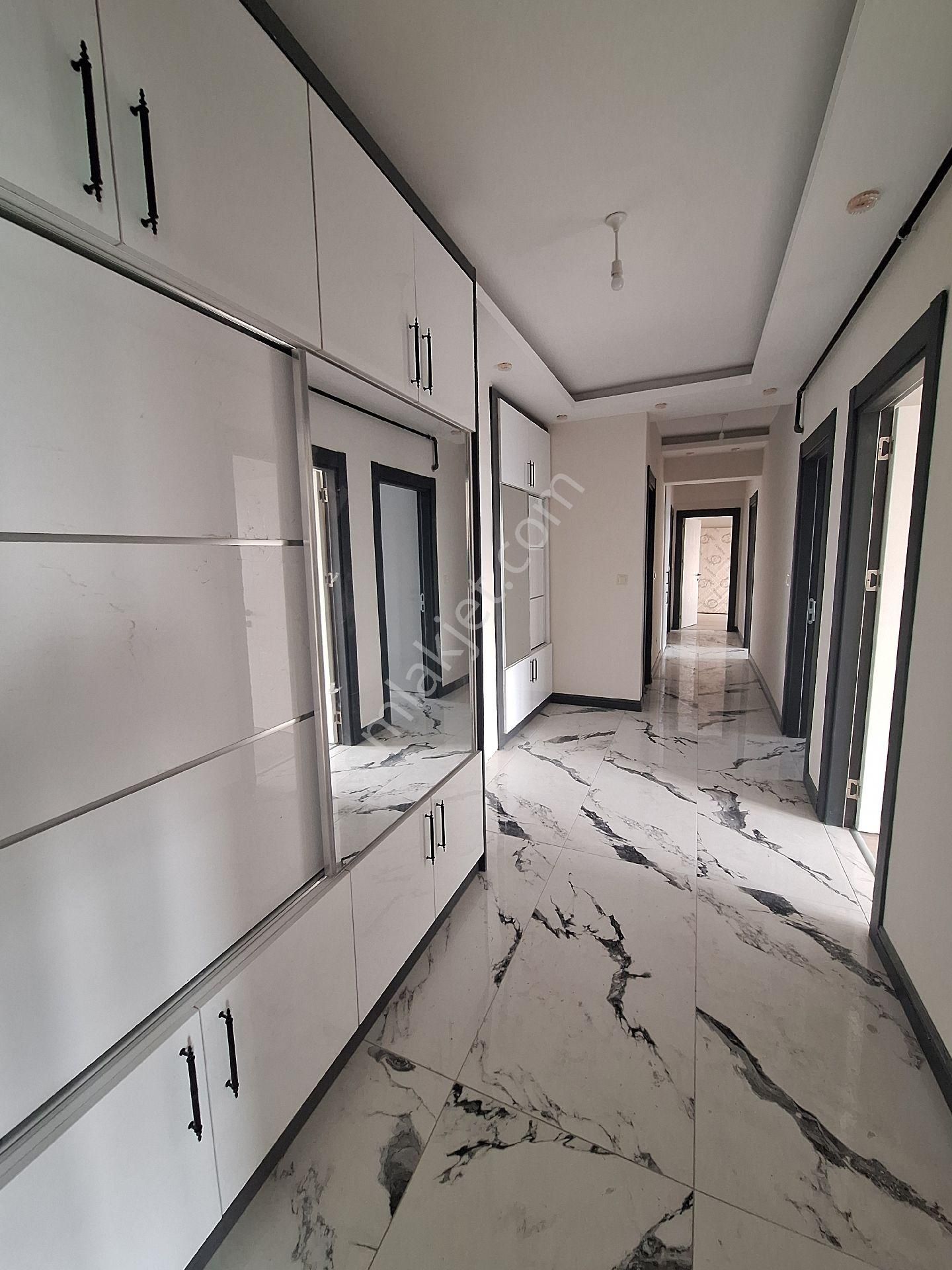 Zümrütte Havaalanına Yakın 180 M2 3+1daire - Görsel 6