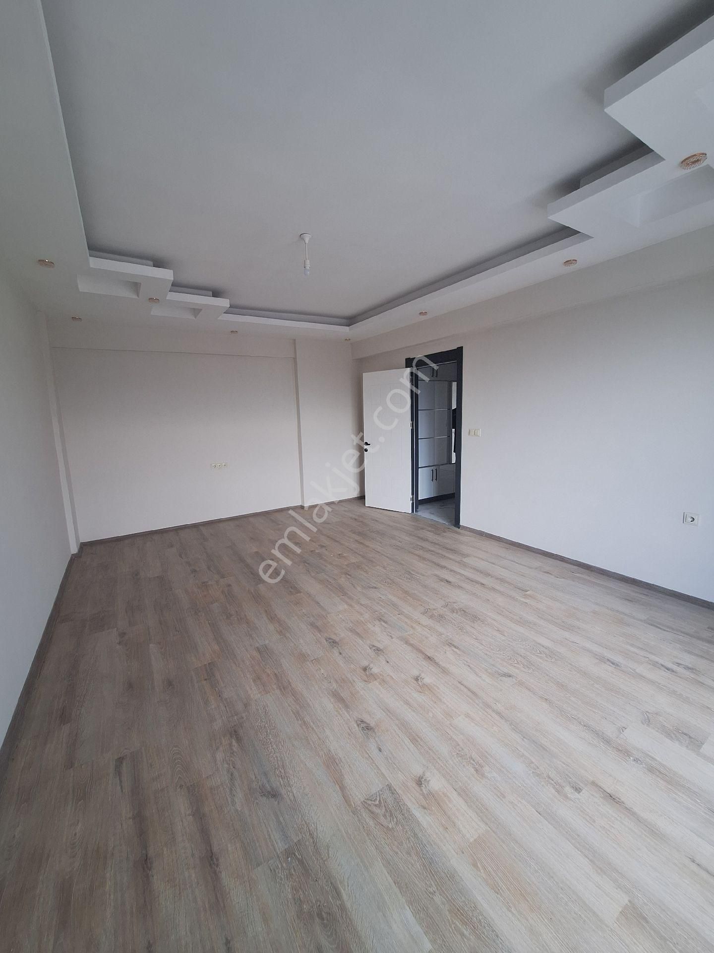 Zümrütte Havaalanına Yakın 180 M2 3+1daire - Görsel 7