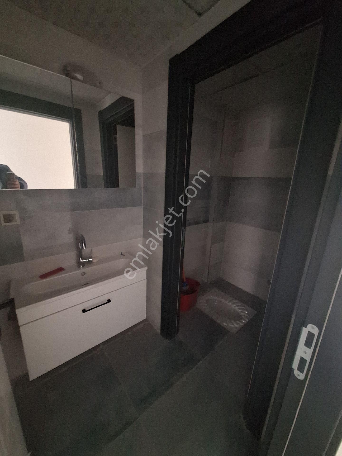 Zümrütte Havaalanına Yakın 180 M2 3+1daire - Görsel 15