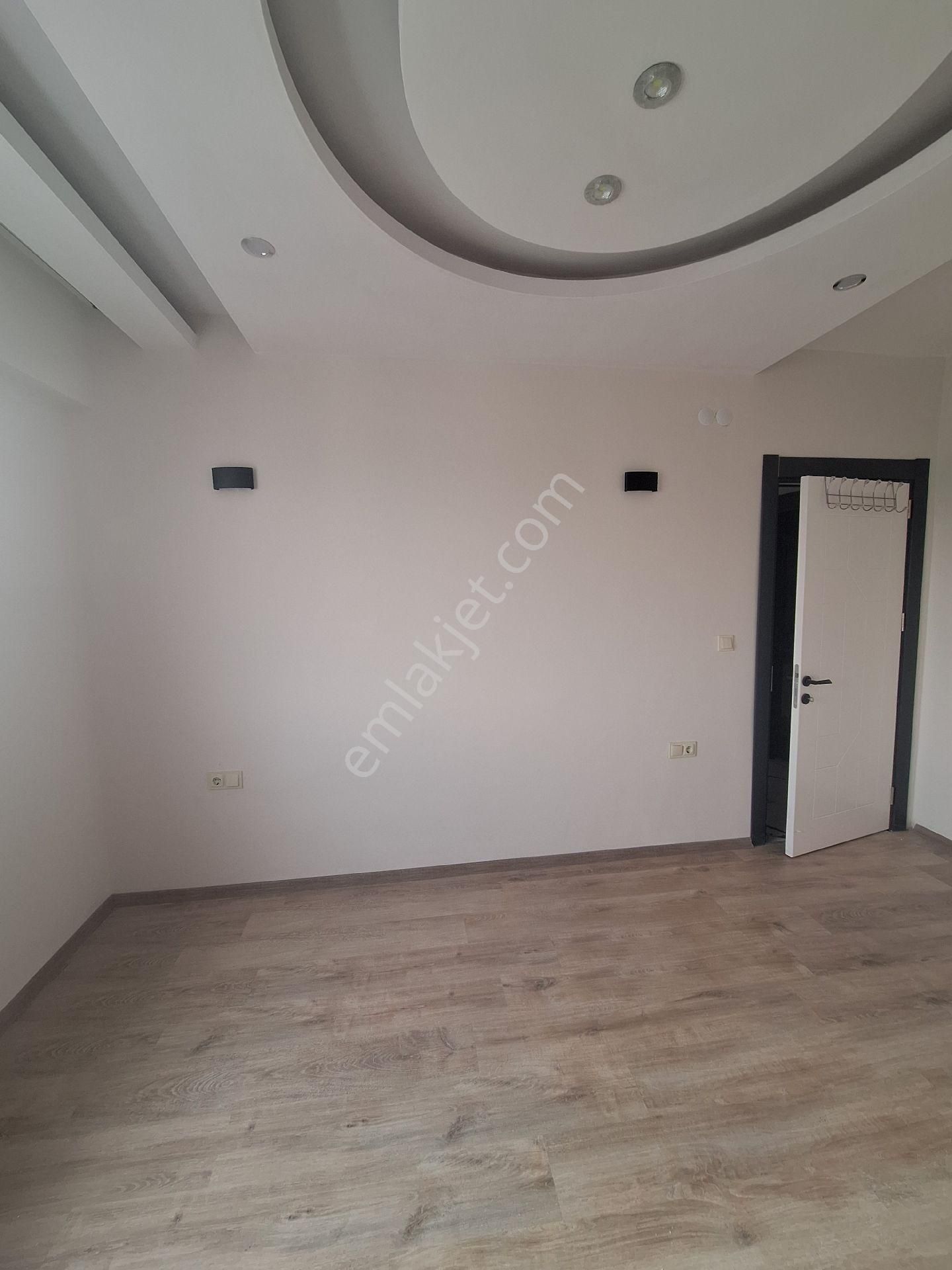 Zümrütte Havaalanına Yakın 180 M2 3+1daire - Görsel 21