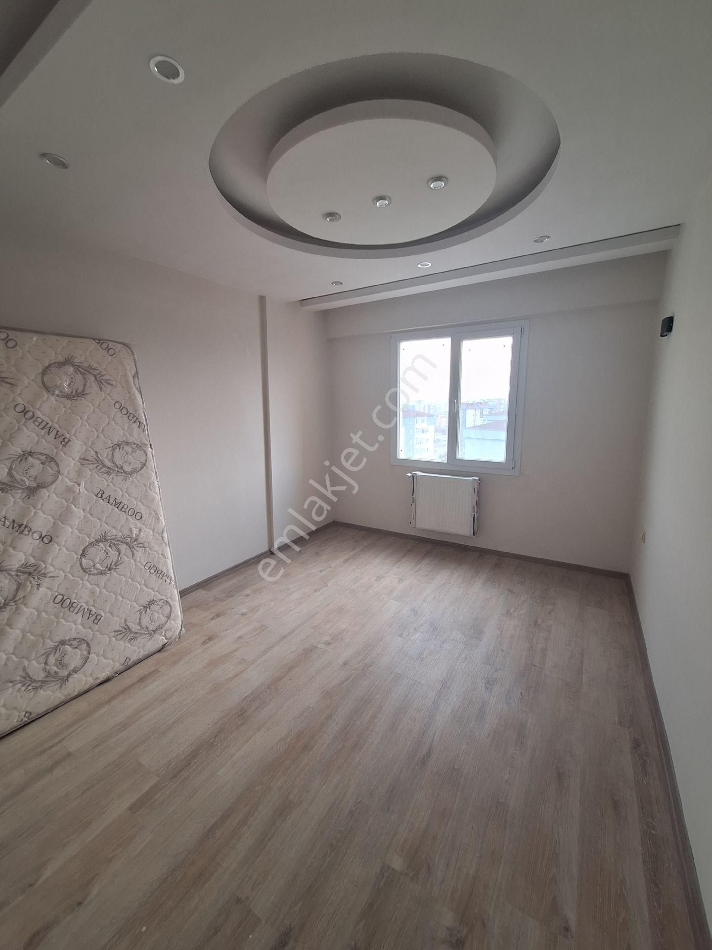 Zümrütte Havaalanına Yakın 180 M2 3+1daire - Görsel 19