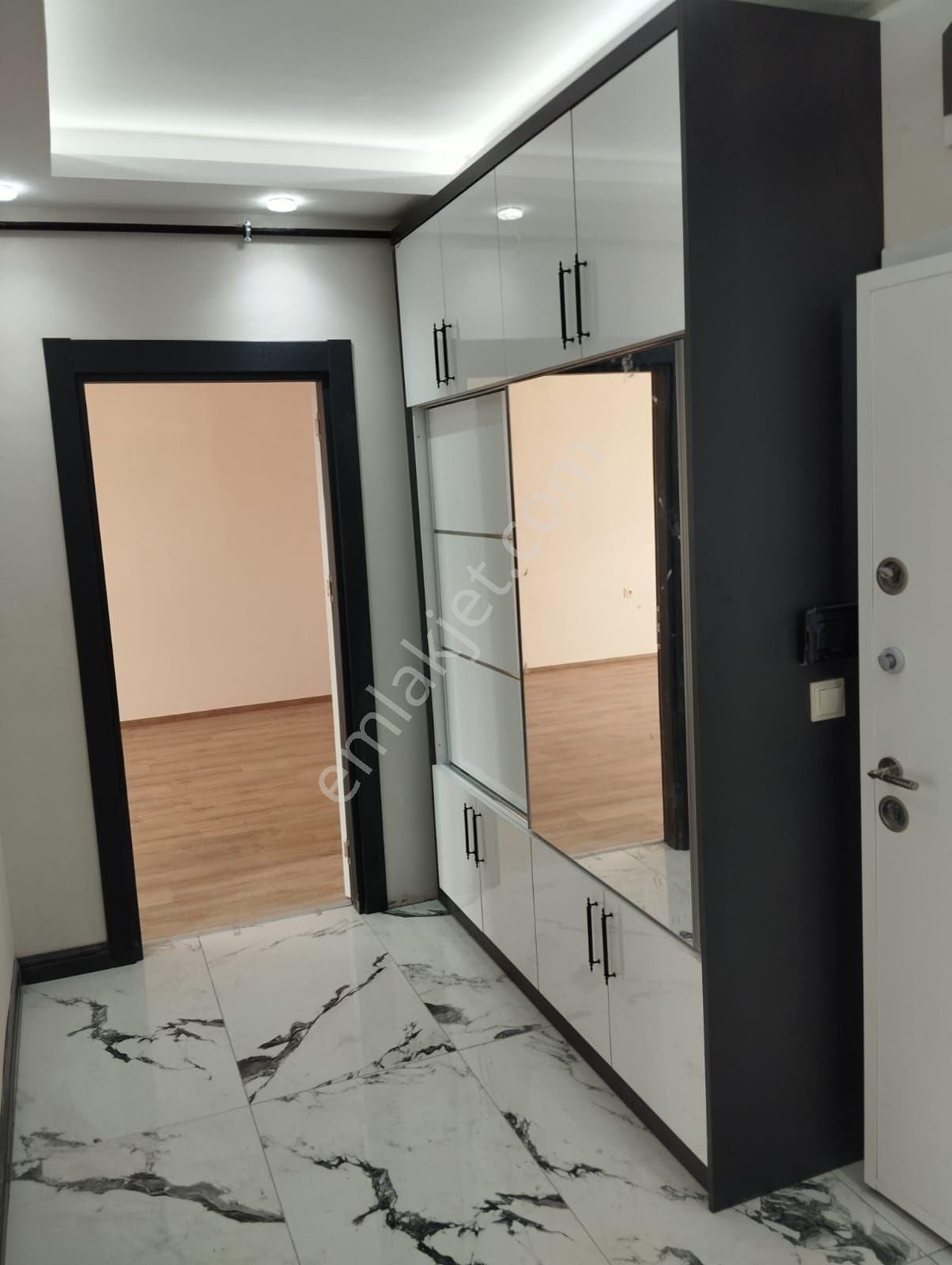 Zümrütte Havaalanına Yakın 180 M2 3+1daire - Görsel 28