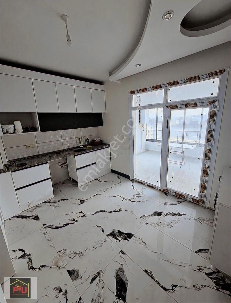 Zümrütte Havaalanına Yakın 180 M2 3+1daire