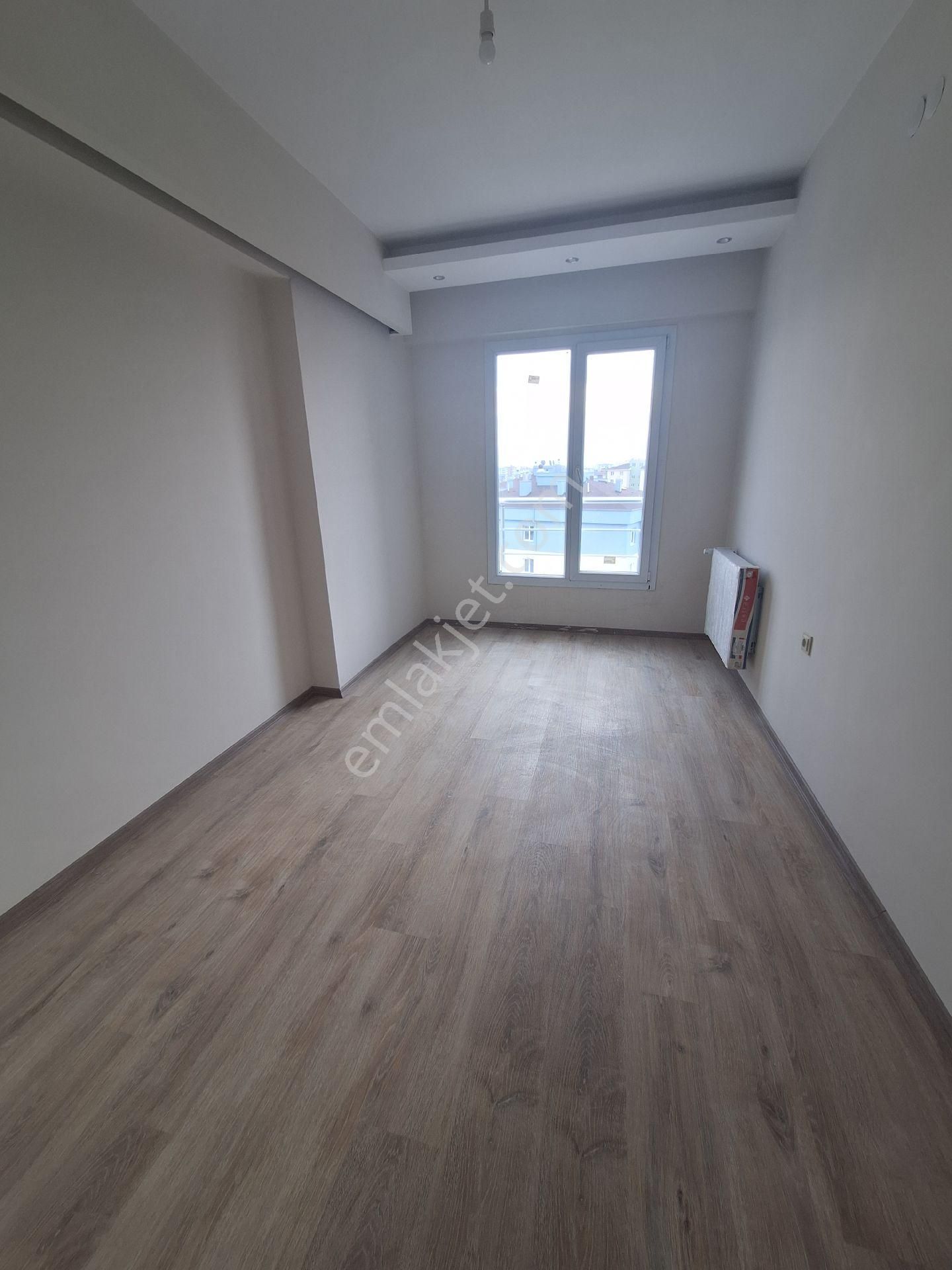 Zümrütte Havaalanına Yakın 180 M2 3+1daire - Görsel 16
