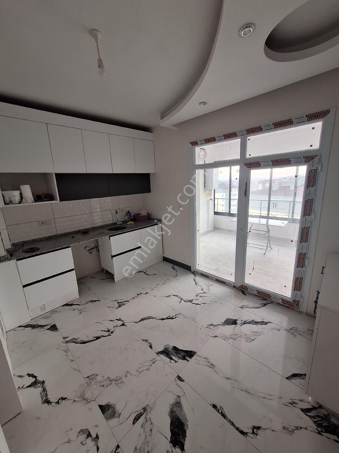 Zümrütte Havaalanına Yakın 180 M2 3+1daire - Görsel 13