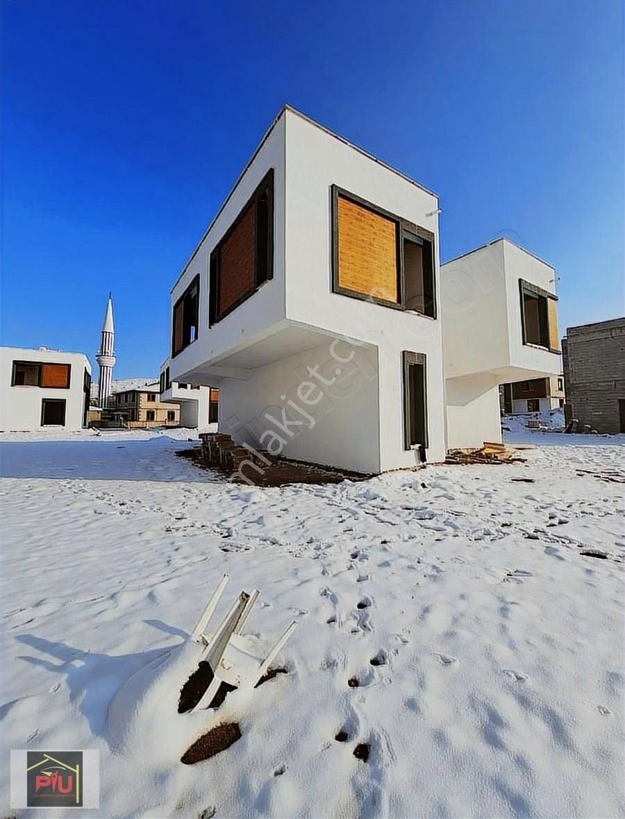 Hacılar Yolunda 6+1 Lüks Villa