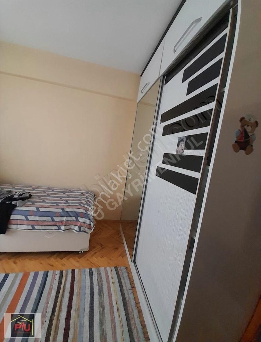 Çarşıya Yürüme Mesafesinde Garajlı Satılık Geniş Ferah 3+1 Daire