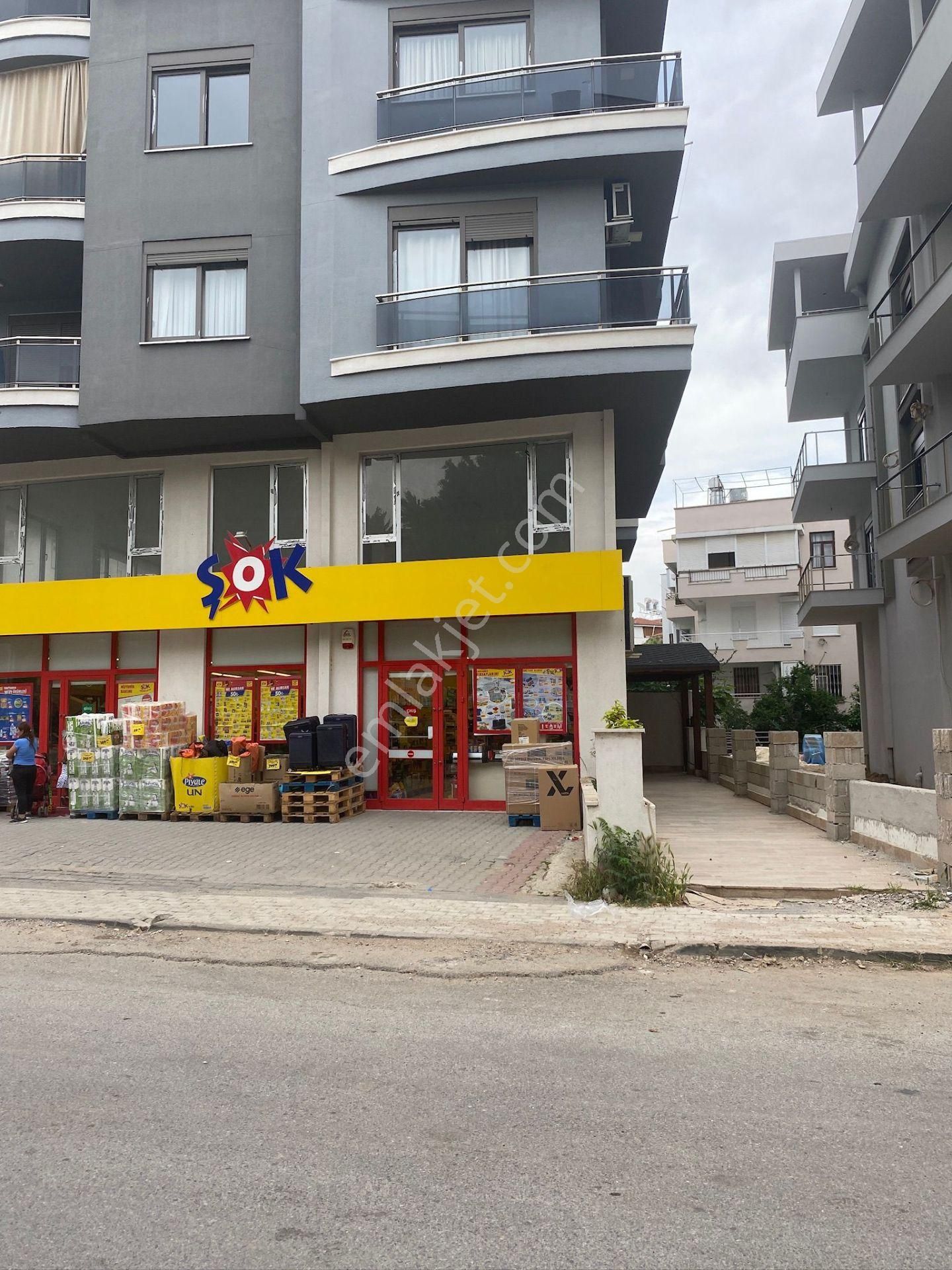Manavgat A.pazarcı Mahallesinde Satılık Dükkanlar