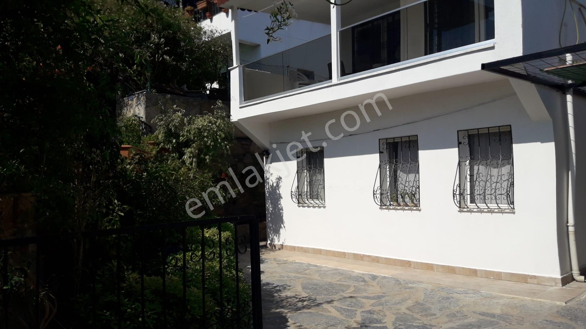 Bodrum Eskiçeşme De Ful Eşyalı Kiralık Bahçe Katı Daire