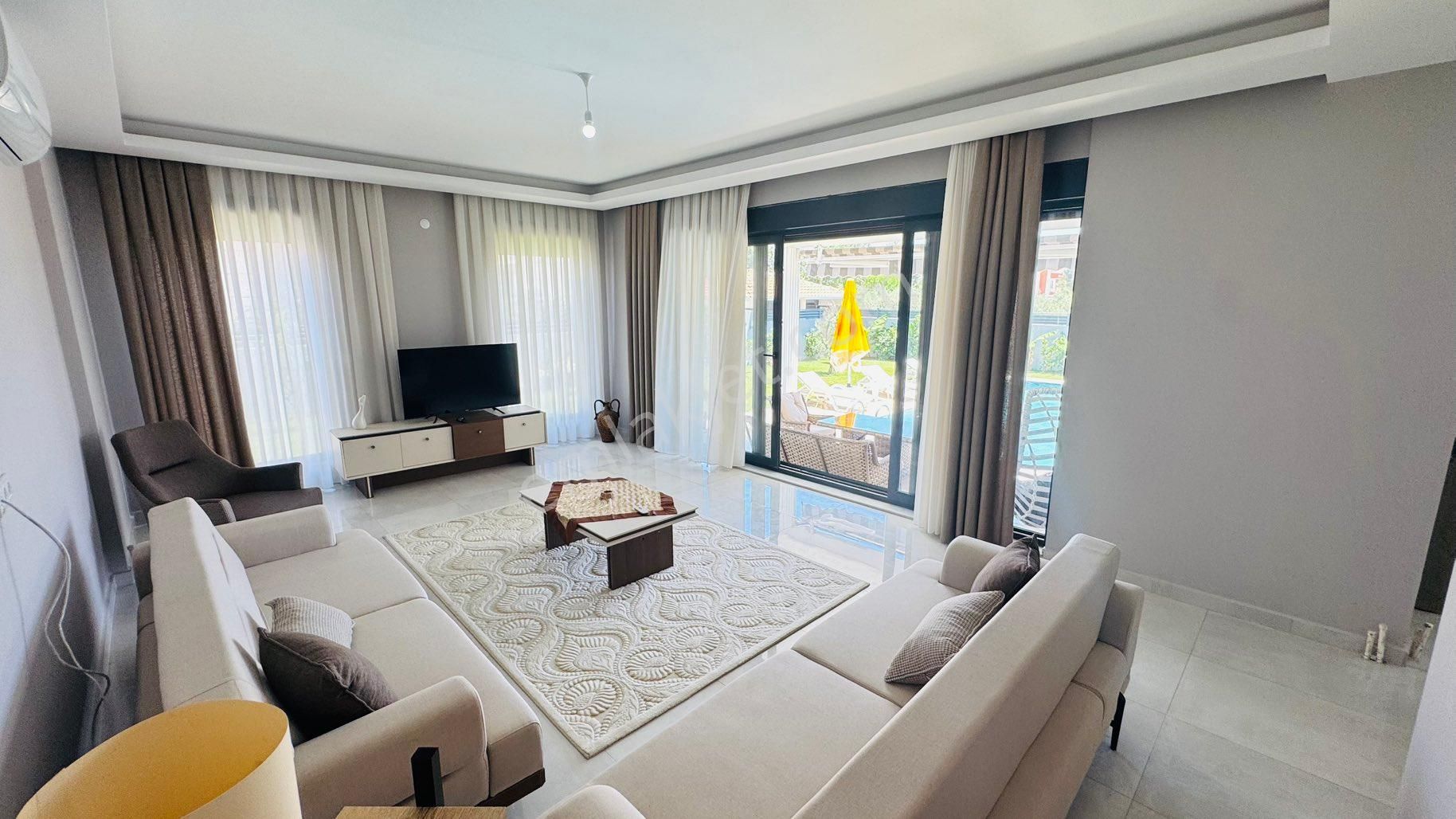 Günlük Kiralık Lüks Havuzlu Villa - Görsel 22