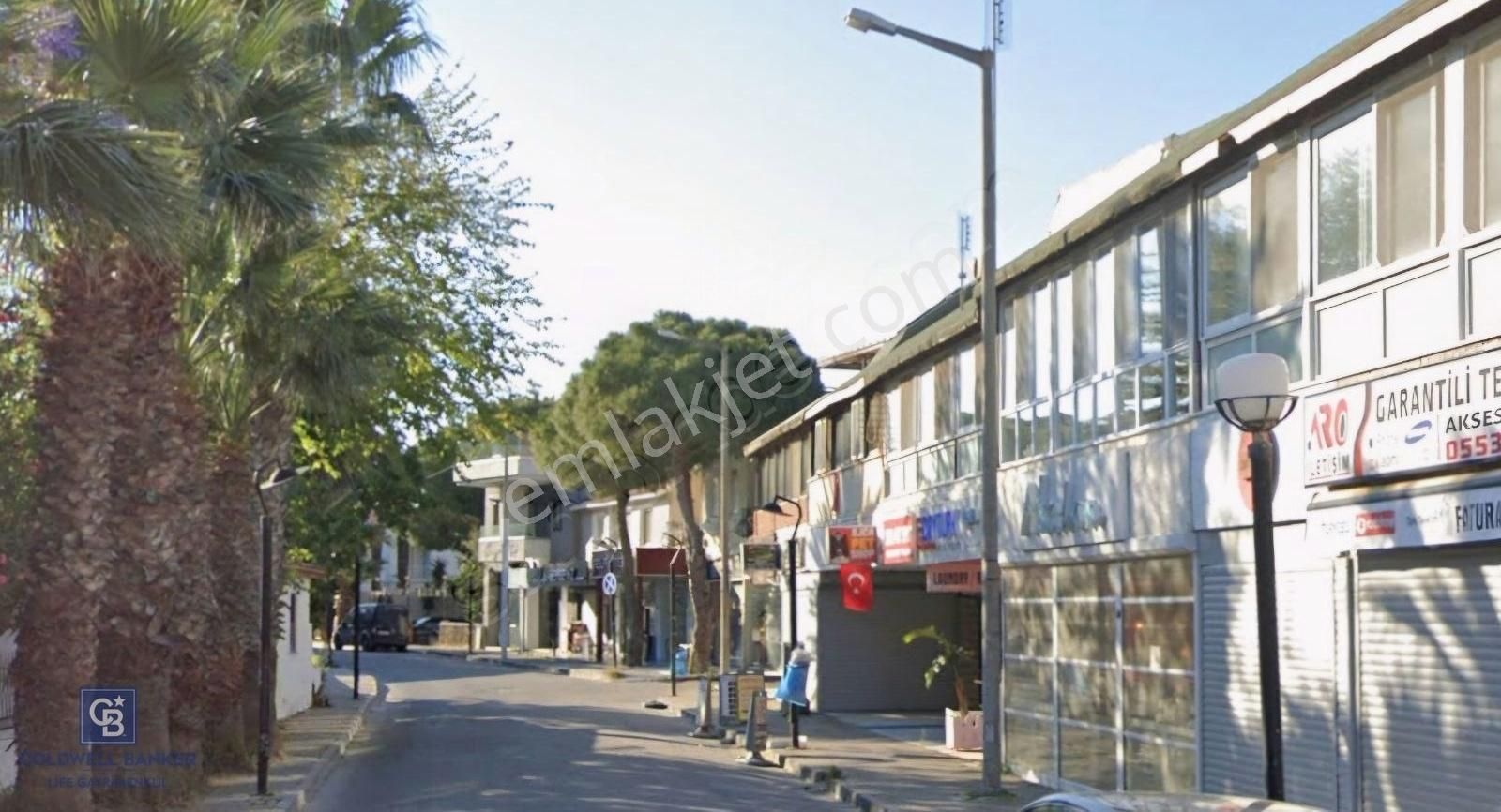 Çeşme Ilıca Bedesten Çarşısında Satılık Dükkan