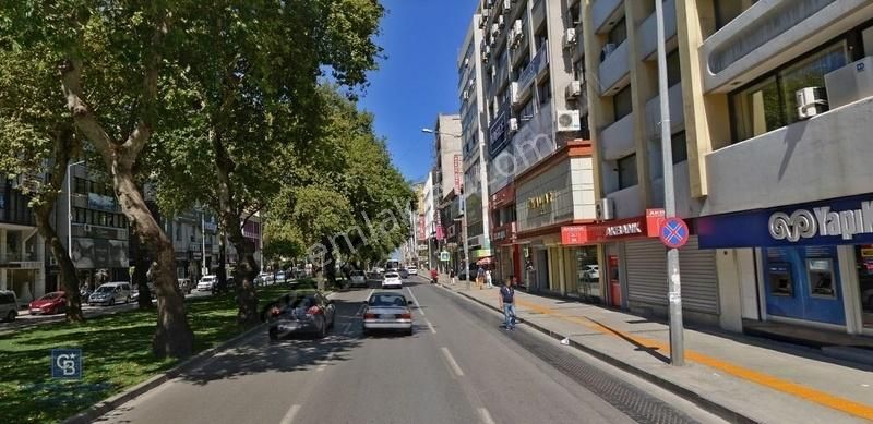 İzmir Çankaya'da 40 M2 Satılık Büro