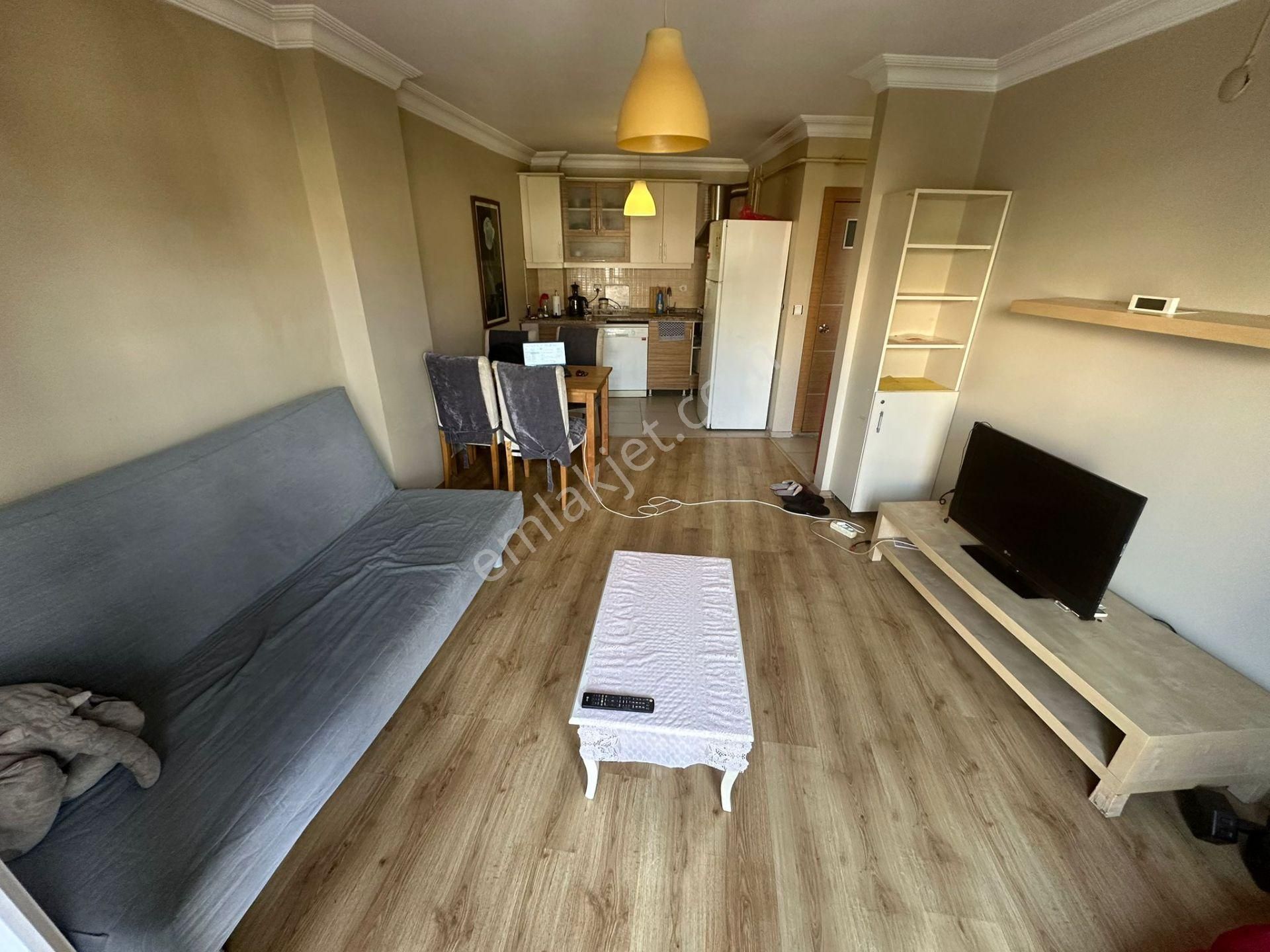 Emniyetevlerinde Metroya 5 Dk. 1+1 Eşyalı Kiralık Daire,artum