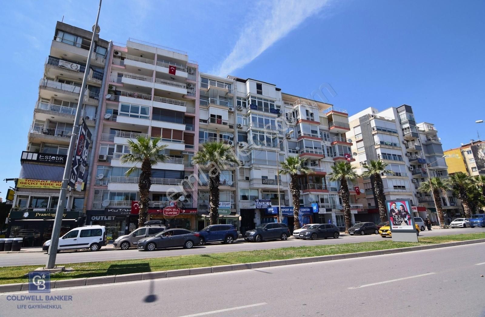 Karşıyaka Sahilde 3+1 Satılık Daire - Görsel 2