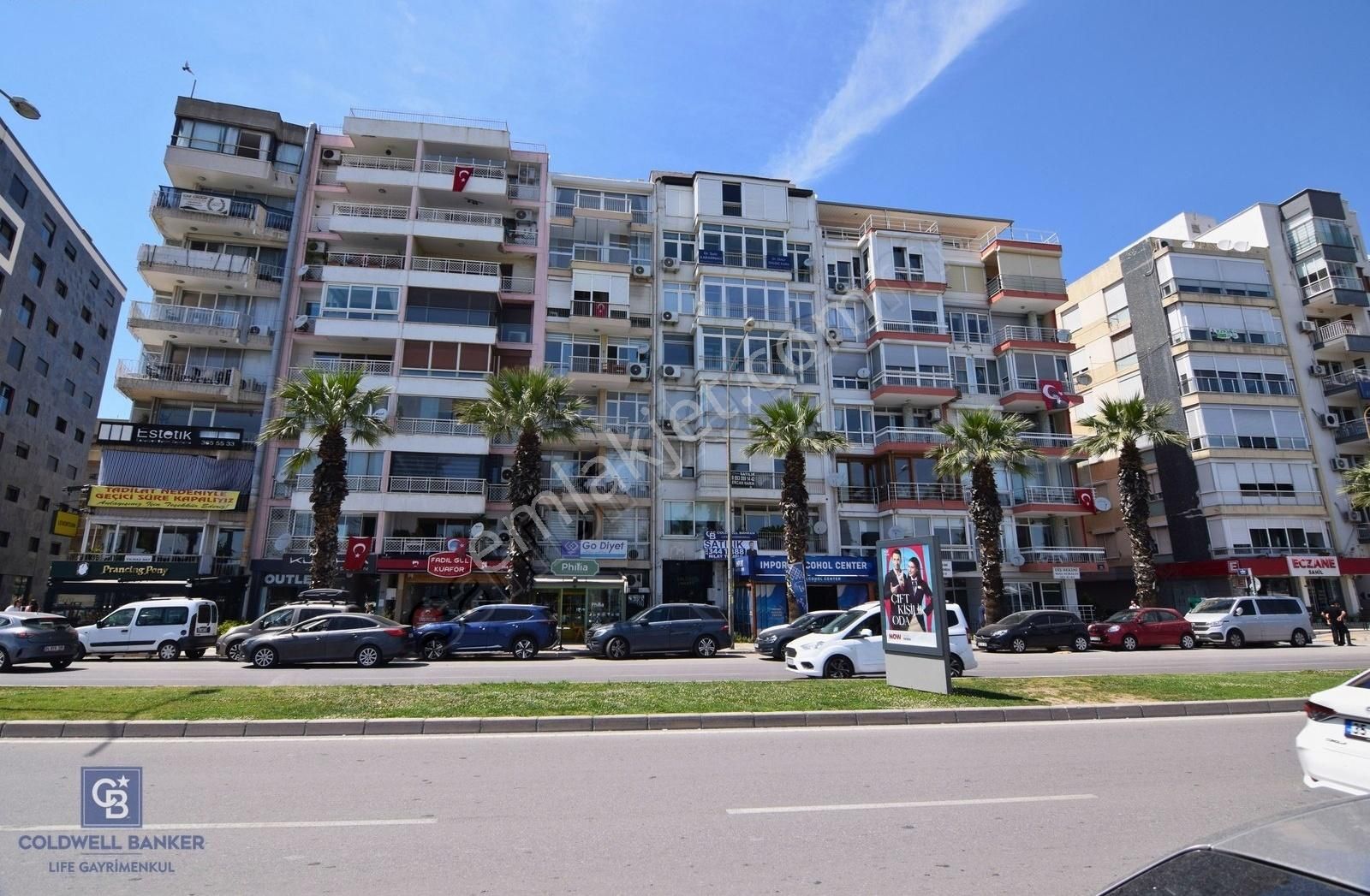 Karşıyaka Sahilde 3+1 Satılık Daire - Görsel 12