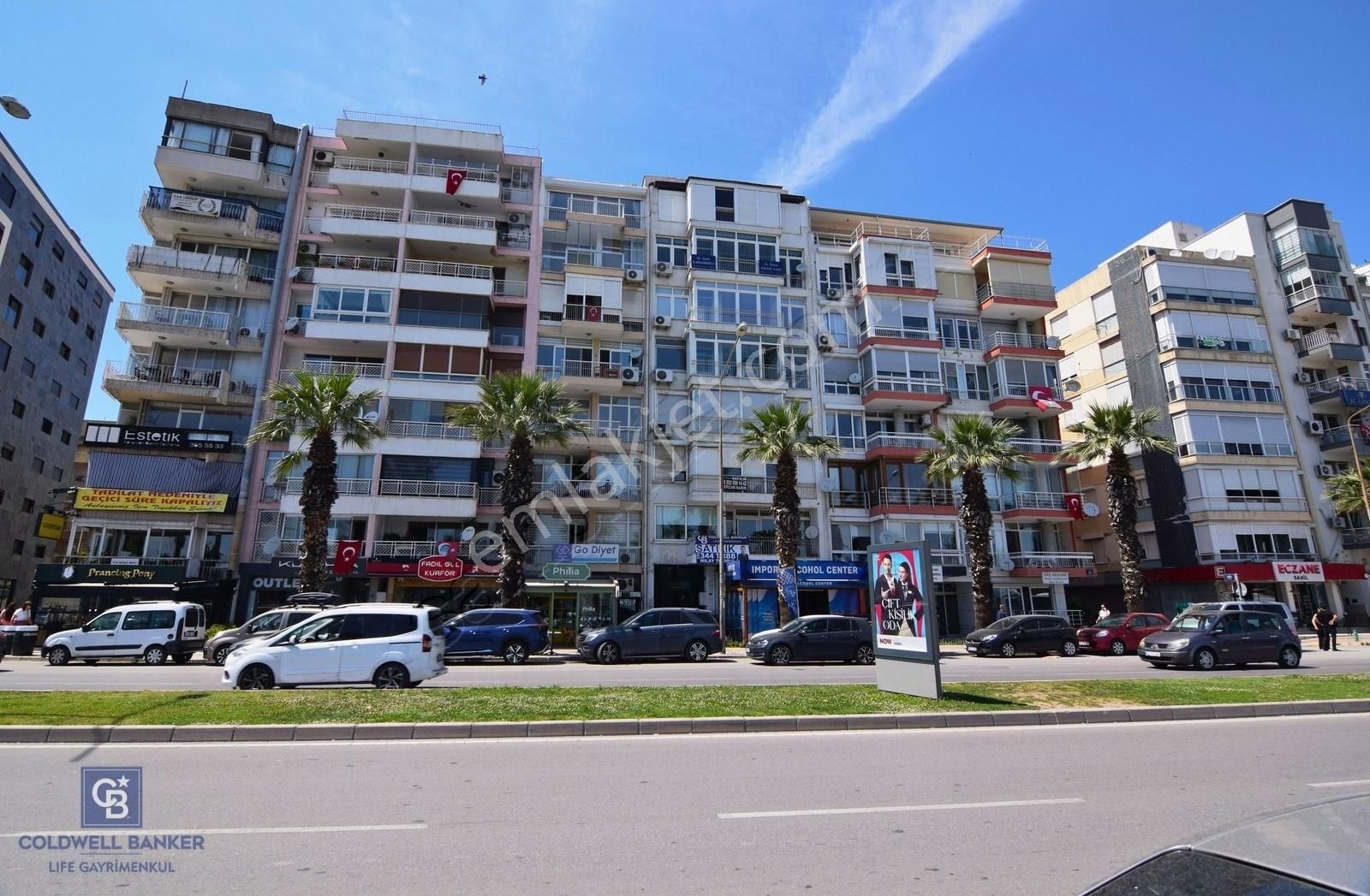 Karşıyaka Sahilde 3+1 Satılık Daire - Görsel 14