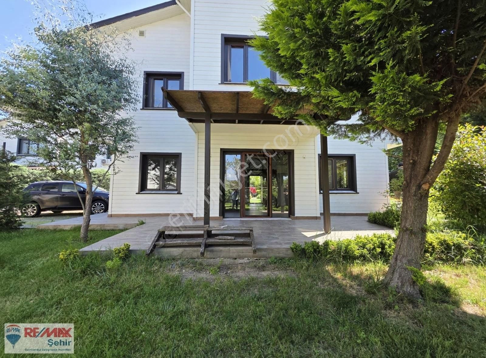 Yalova Kadıköy'de Site İçerisinde Satılık Villa