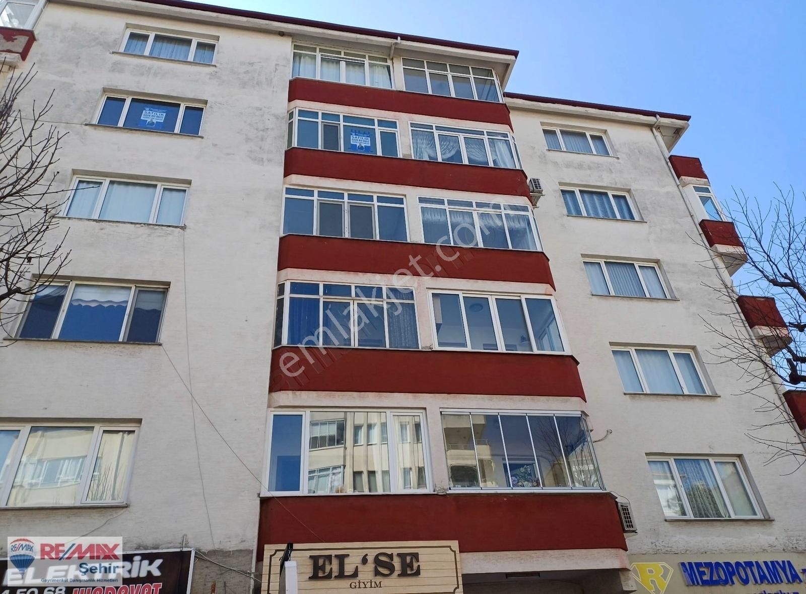 Remax Yalova Dan Bahçelievler Mah.fatih Cad.2+1 Satılık Daire