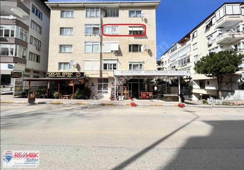 Remax Şehir Yalova Çınarcık Merkezde Satılık Eşyalı 3+1 Daire