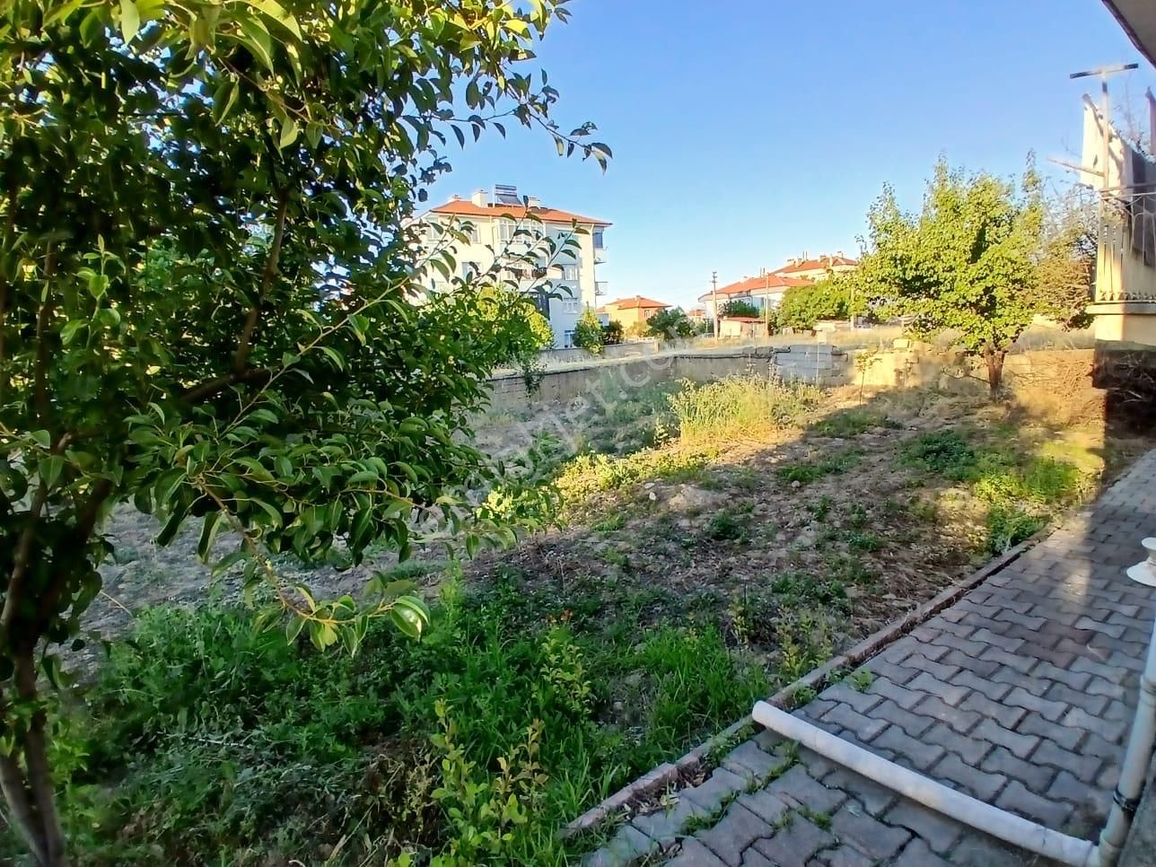 Akçay Emlak'tan Akşehir Koşuyolunda Bahçeli Doğalgazlı Yeni Tadilatlı Satılık Müstakil Ev - Görsel 13