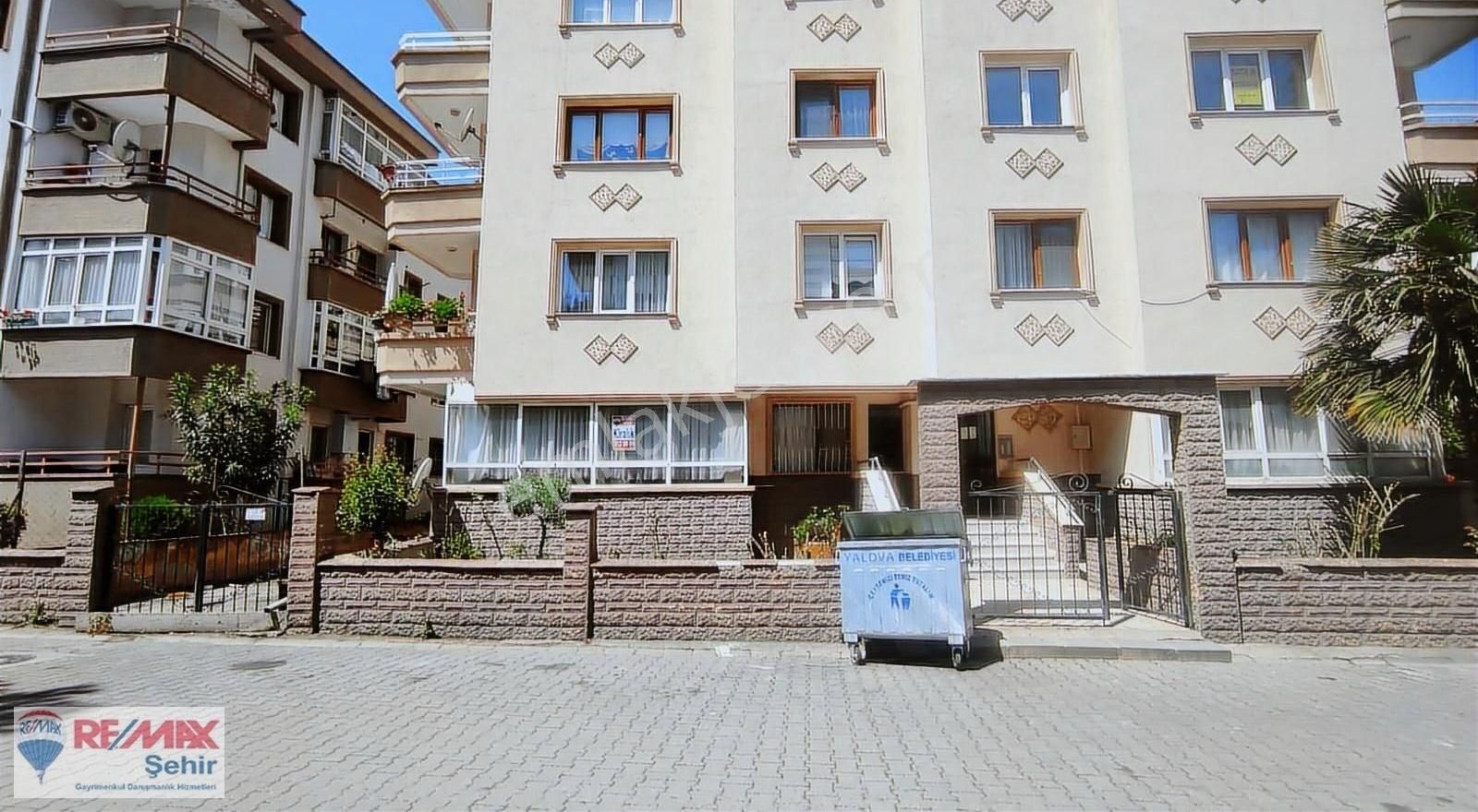 Remax Yalovadan Vega Avm Karşısı Eşyalı 1+1 Kiralık Daire