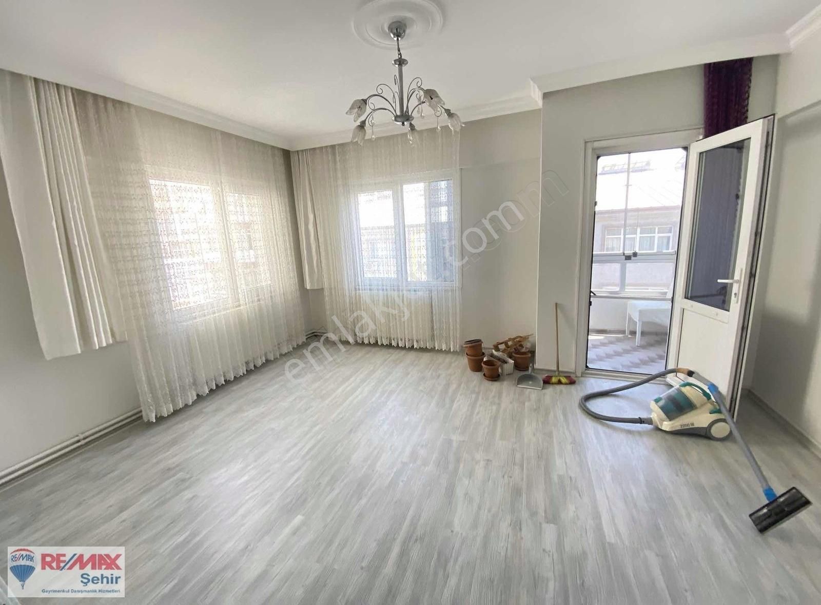 Re/max Şehir 'den Yalova Merkezde Kiralık Daire