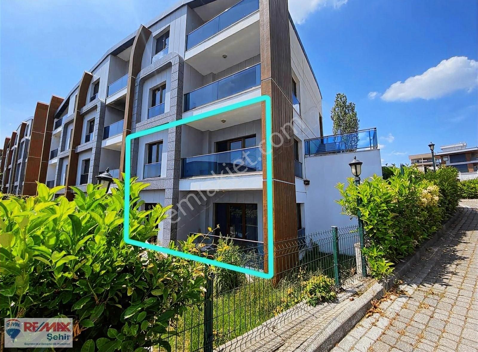 Re/max Şehir'den Termal'de Site İçerisinde Satılık Bahçe Katı
