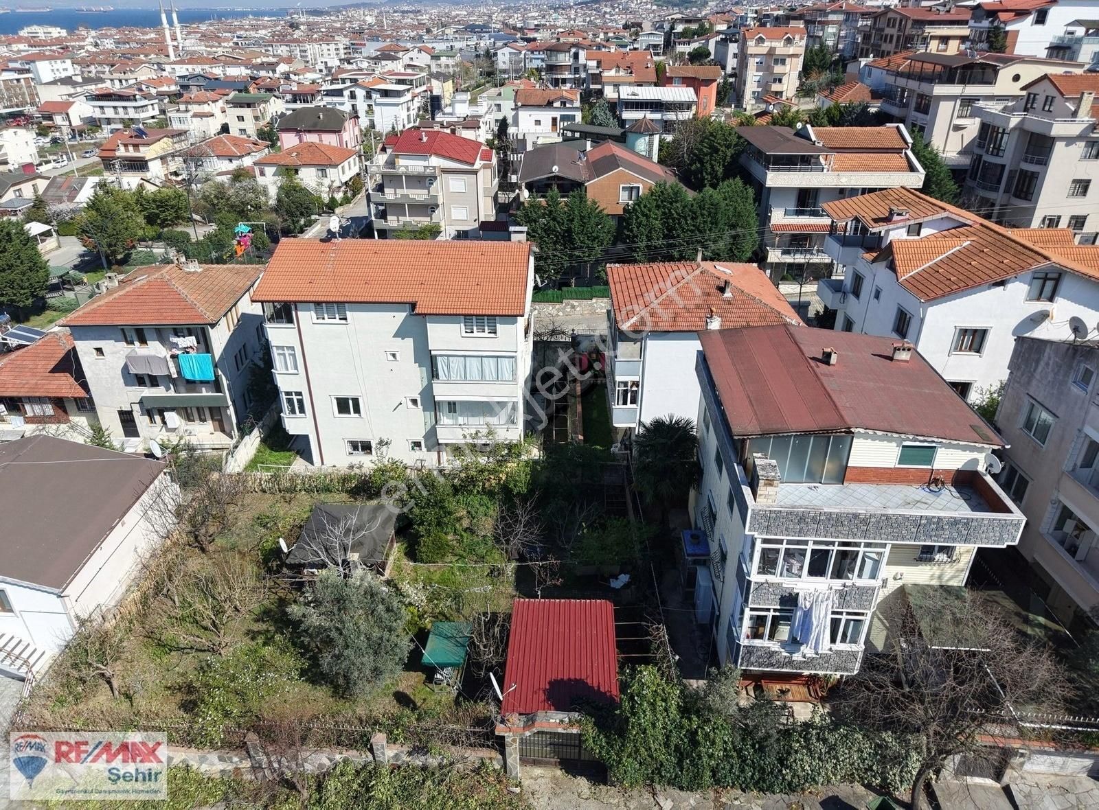 Remax Şehir'den Yalova Merkezde Deniz Manzaralı Villa