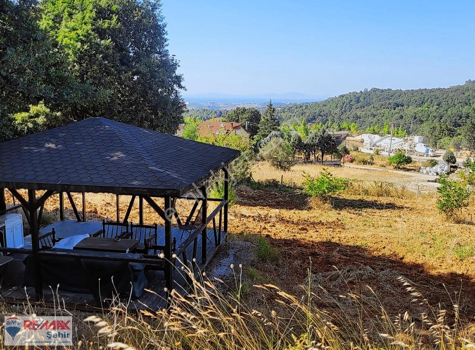 Soğucak Köyü'nde Deniz Gören Köy İçi İmarlı Satılık 2.132m2 Arsa