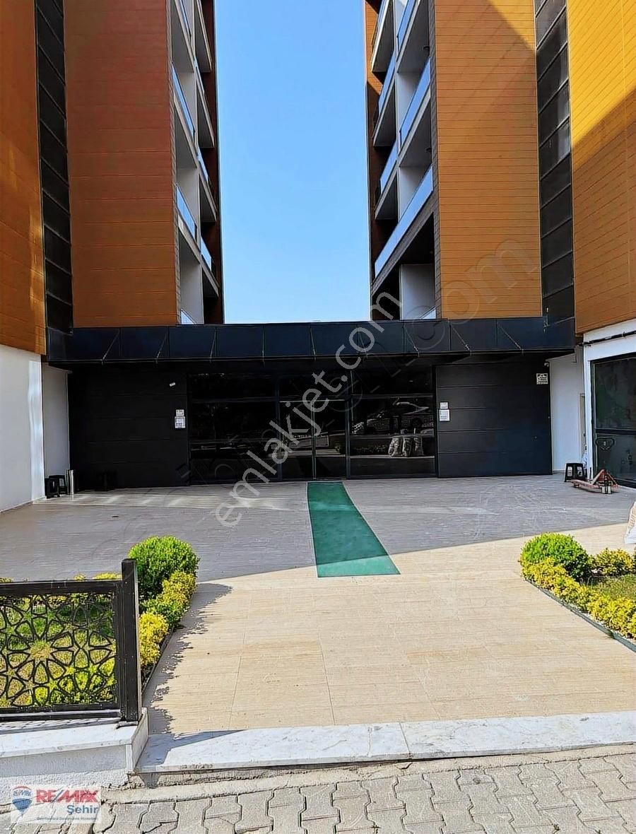 Yalova Kadıköy Özden Mah Meydan Suits'de Kiralık Özel 3+1 Daire