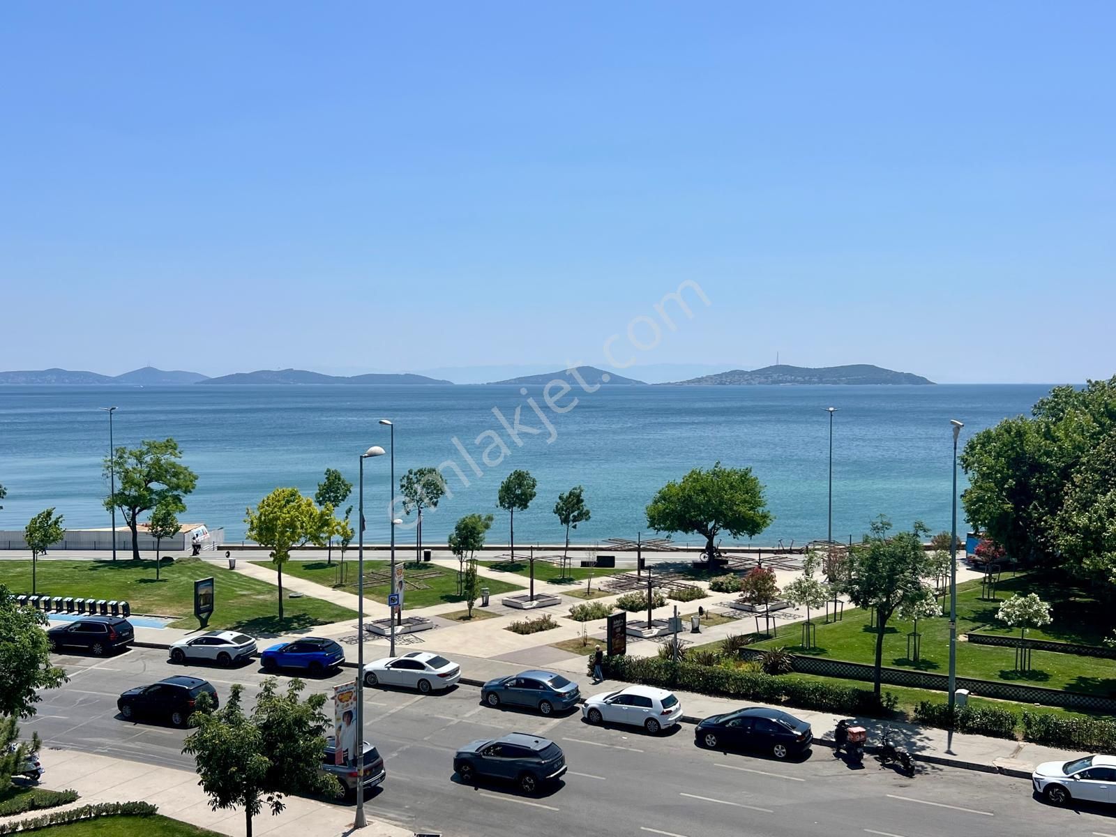 Caddebostan Sahilin En Prestijli Katta Tek Dubleks Yalı Dairesi