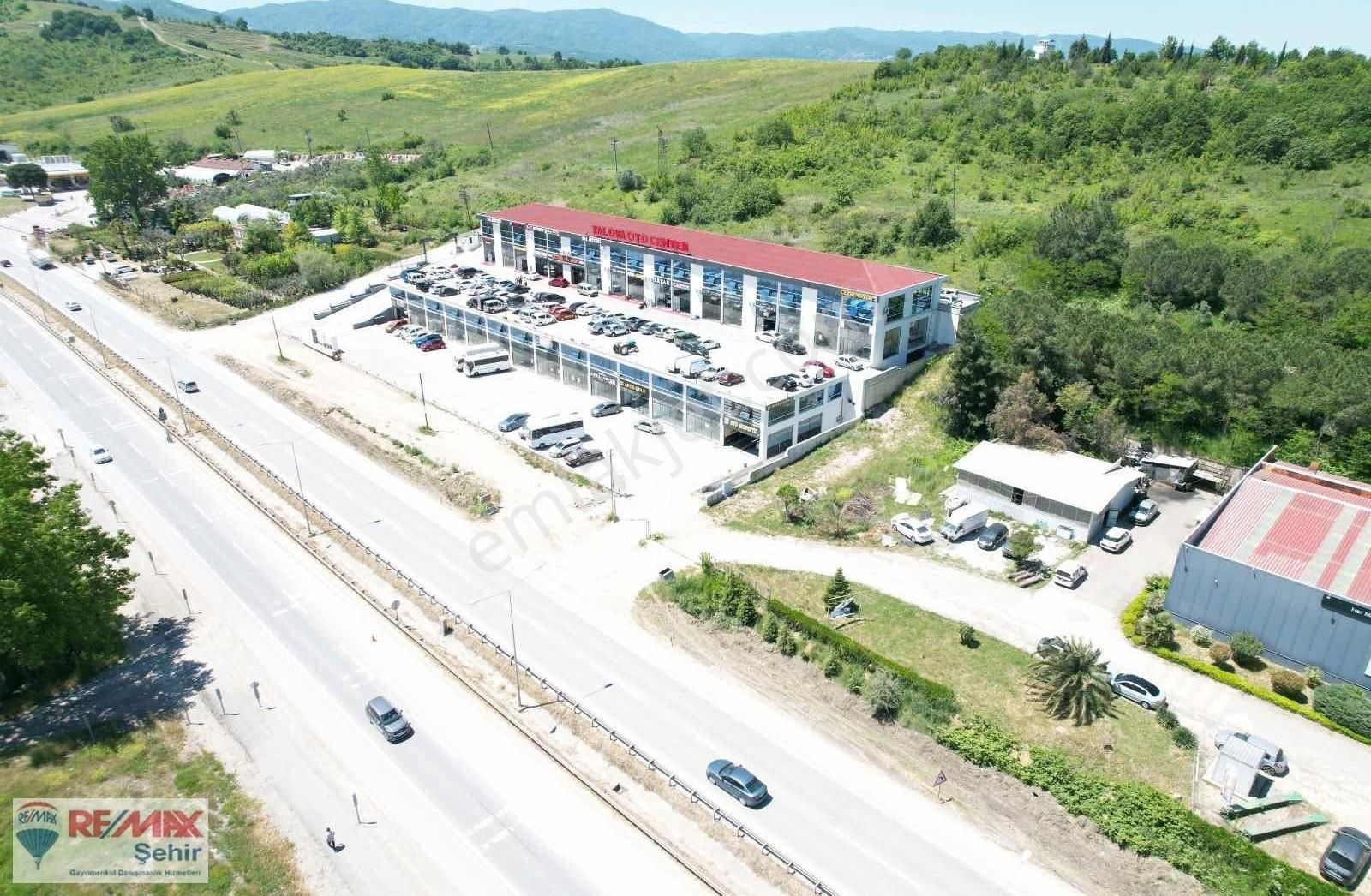 Remax Şehir De Oto Center Sitesinde Kiralık 200 M2 Dükkanlar
