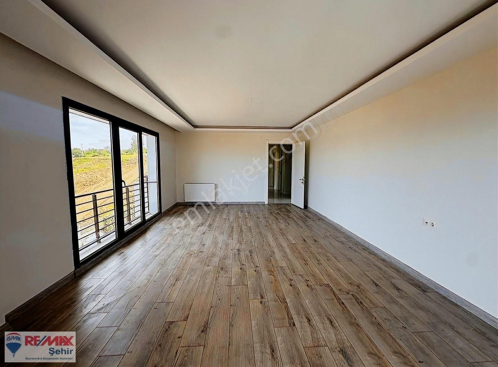 Re/max Şehir'den Asude Vadi'de Köşe Ferah Satılık 3+1 Daire