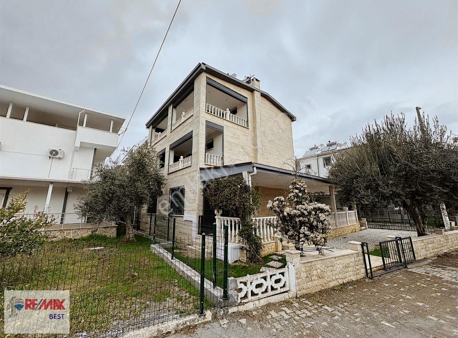 Remax Best Berk Meral'den Didim Altınkum'da Satılık 4+1 Villa