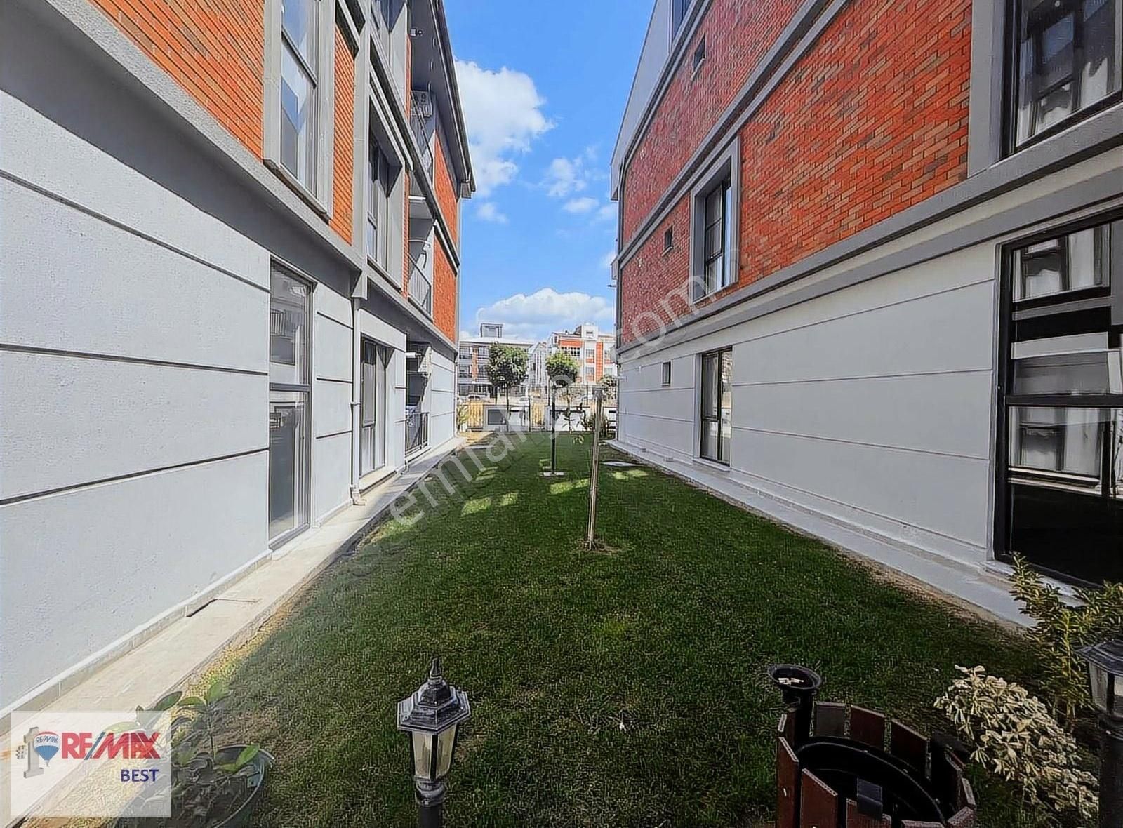 Bergama'da Full Eşyalı Site İçerisinde 1 + 1 Daire