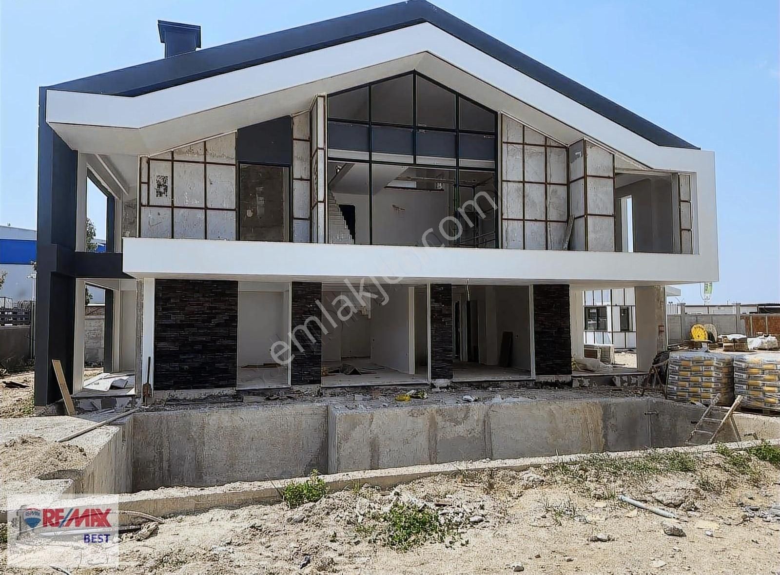 Remax Best'ten Sasalı'da Müstakil Havuzlu Ultra Lüks 6+1 Villa