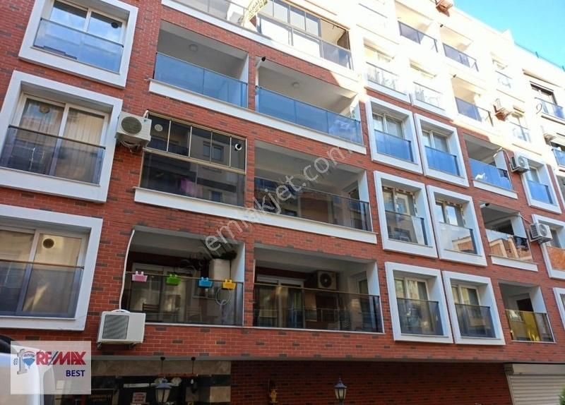 Re/max Bestten Karşıyaka Örnekköyde 1+1 Kiralık Daire