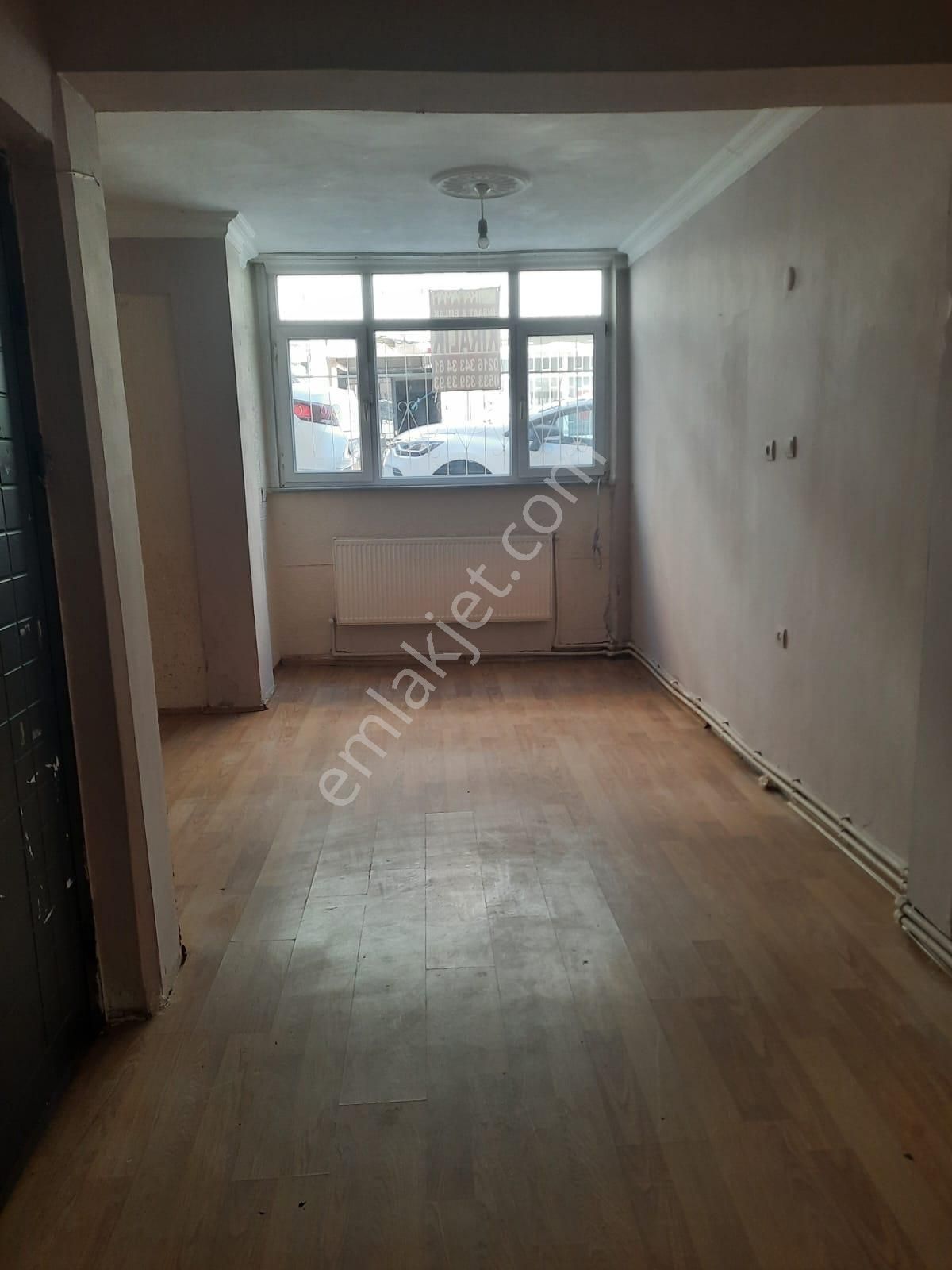 Üsküdar Merkezde 2+1 Kısmen Eşyalı Tertemiz Daire