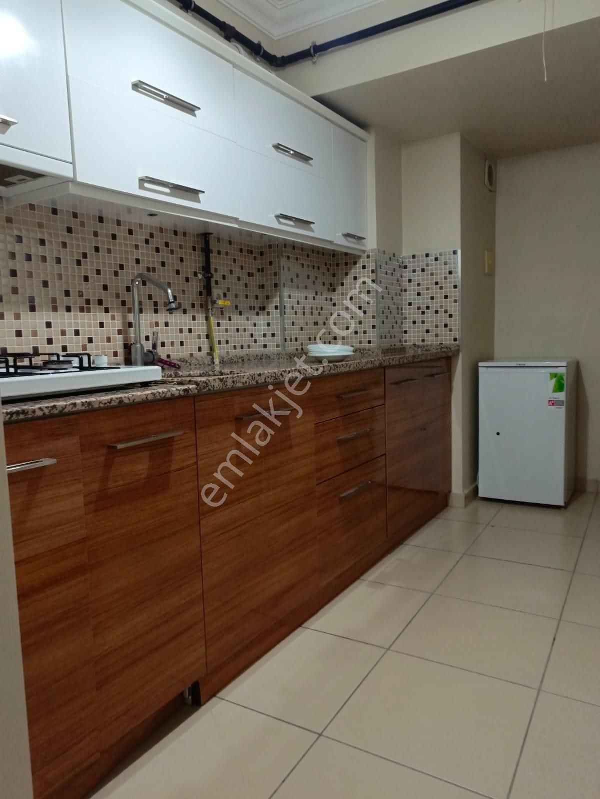 Uşak Ünalan Mahallesi Salı Pazarı Civarı 60 M2 2+0 3. Kat Kiralık Daire