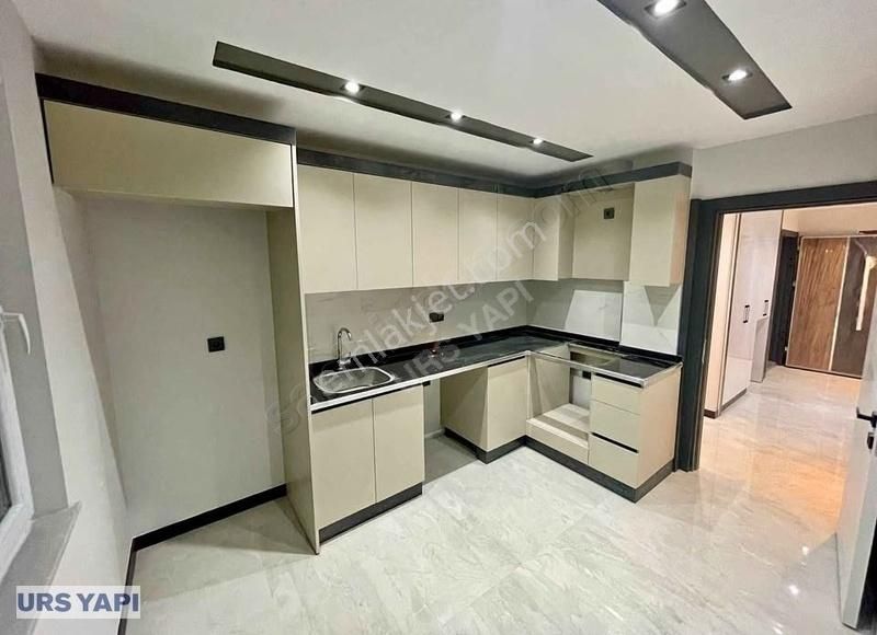 Urs Yapı'dan Metrobüse Yürüme Mesafesinde 2+1 Kullanışlı Daire !