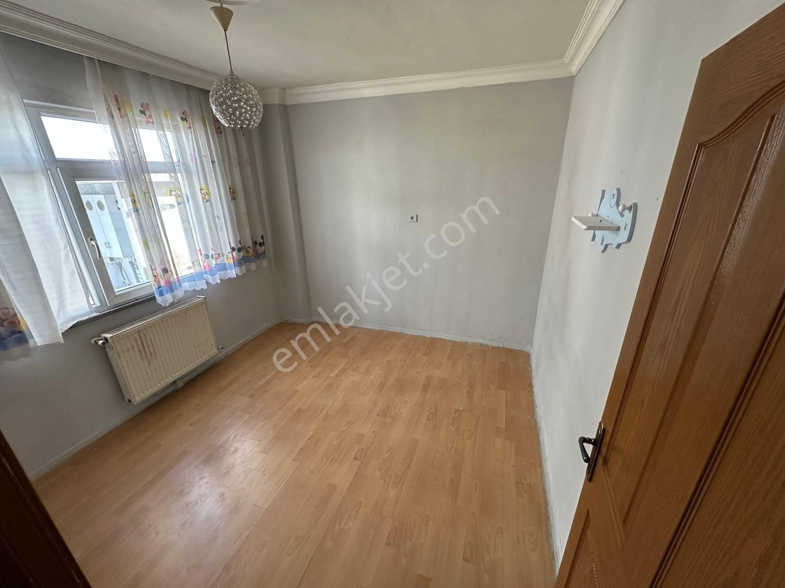 Tranwayın Dibi Temiz 3+1 Orta Kat Daire