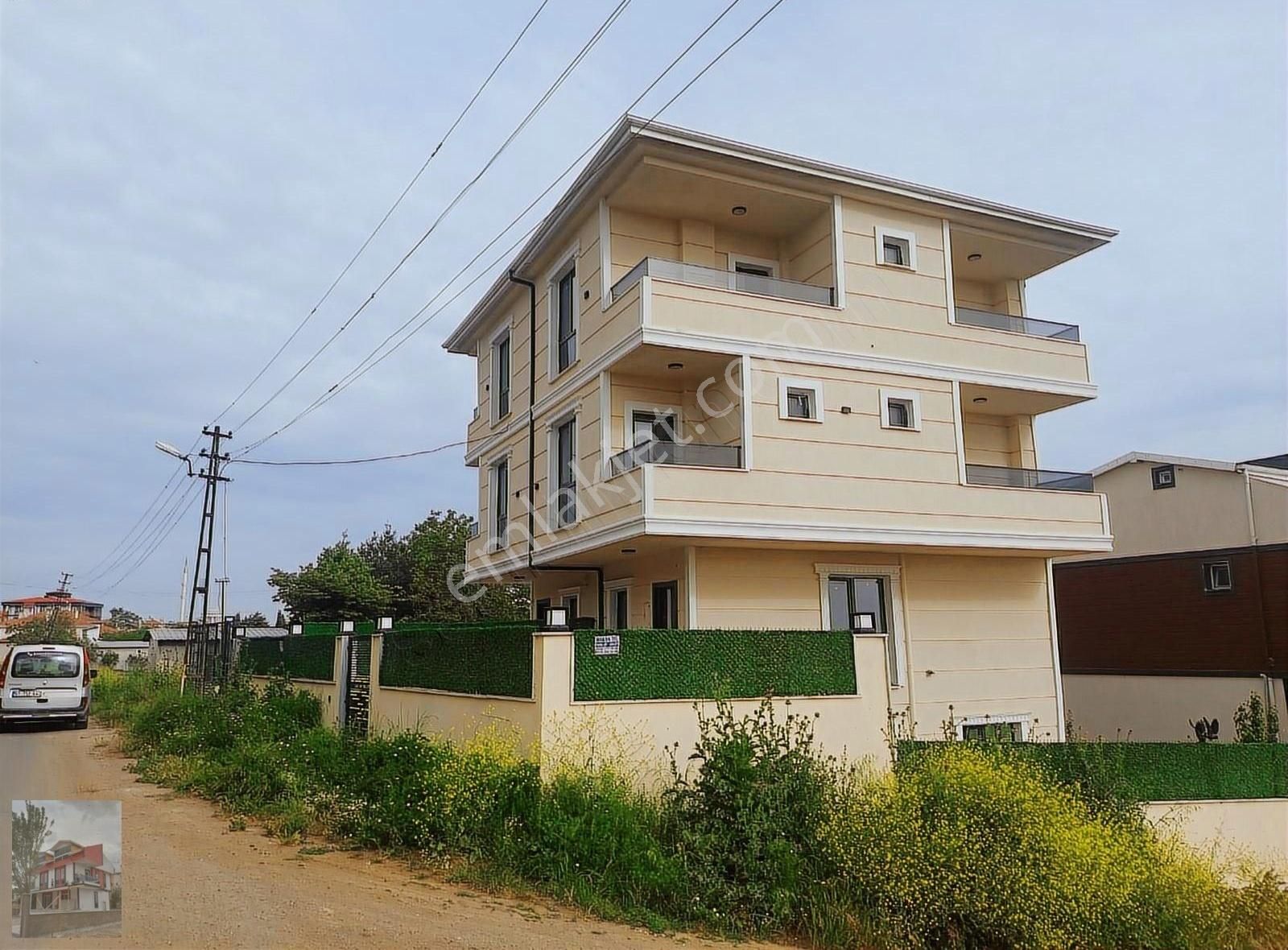 Yeniçiftlik Satılık Yazlık 4katlı Full Deniz Manzaralı Merkezi K