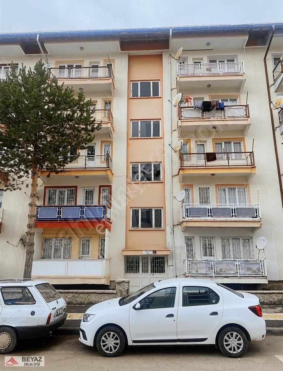 Beyaz Emlak'tan Alibaba Mah. Cadde Üzeri Kiralık 2+1 Daire