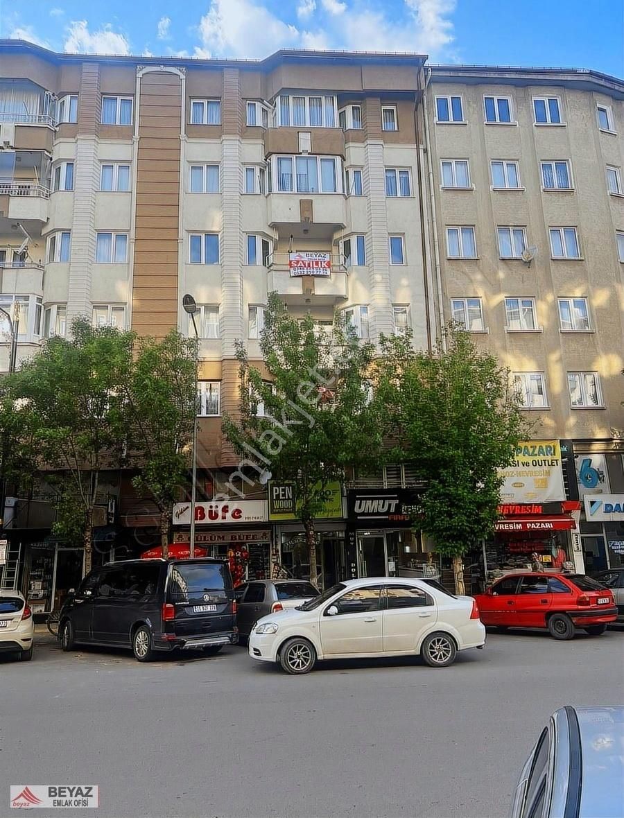 Beyaz Emlak 'tan Celalbayar Cad //arakat Asansörlü 3+1 Daire
