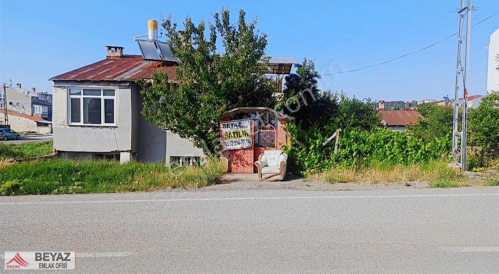 Beyaz Emlak'tan Karşıyaka Mah. 613 Metre Kare Arsa Mustakıl Ev