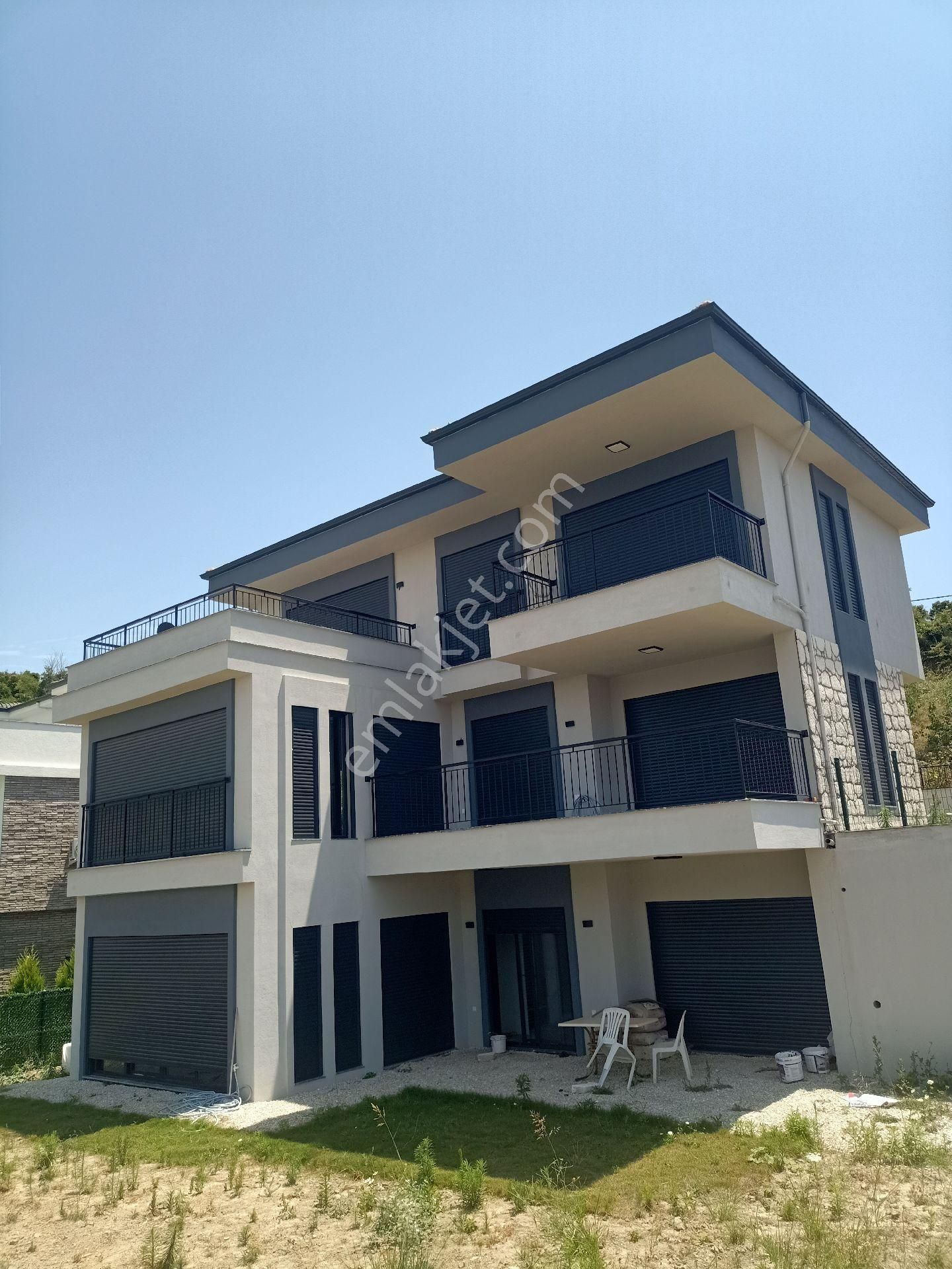 Kuşadası Yaylaköy De Deniz Ve Doga Manzaralı Villa