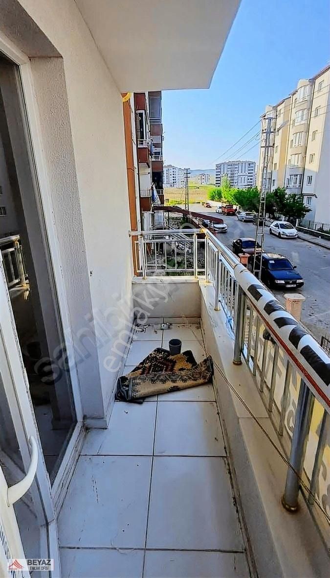 Beyaz Emlak'tan Diriliş Mah Satılık Daire