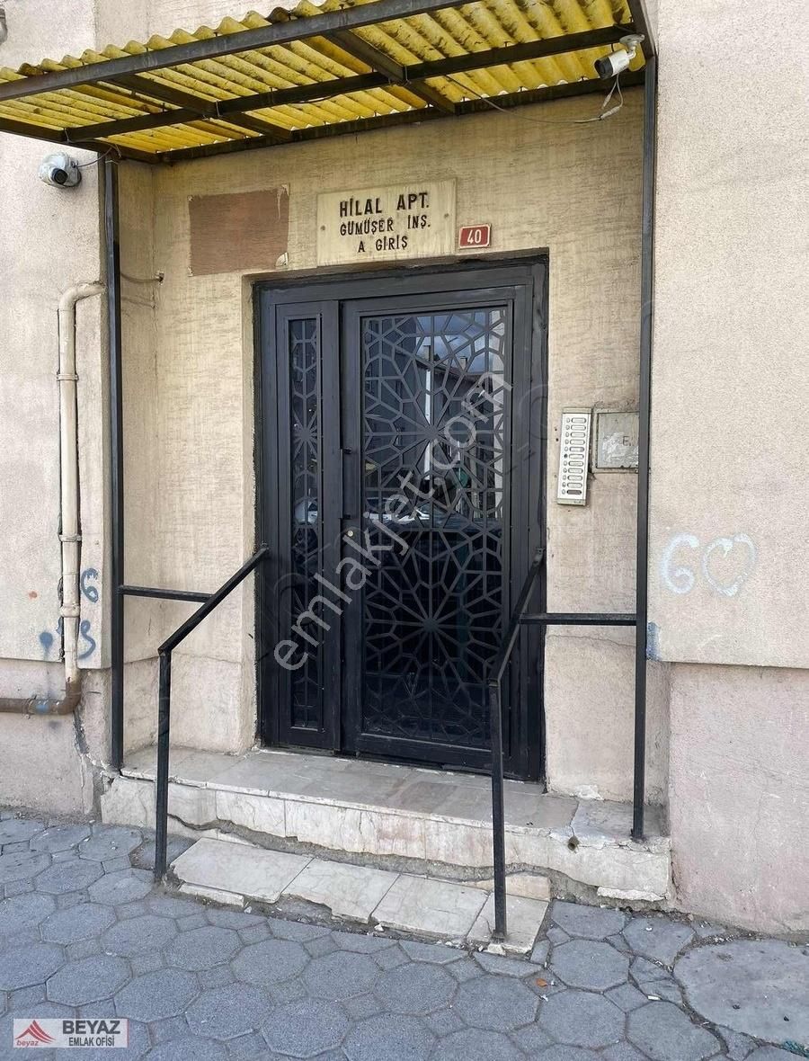 Beyaz Emlak'tan Abdul Vahabi Gazi Cad. Üzeri 2+1 Satılık Daire