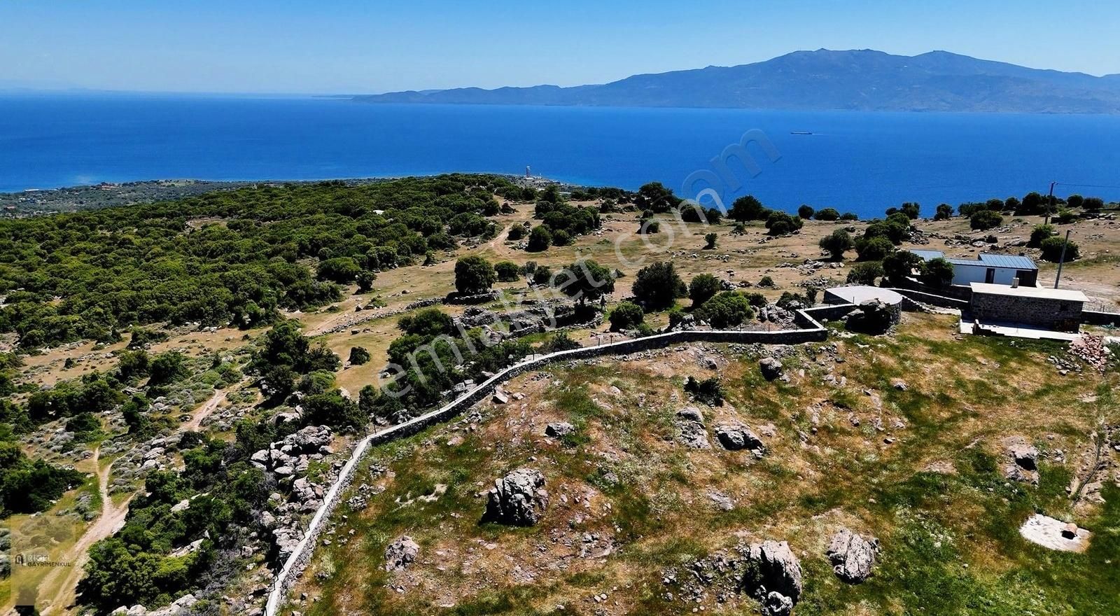 Ayvacık Balabanlı Köyünde Komple Deniz Manzaralı Bahçe Vasfında