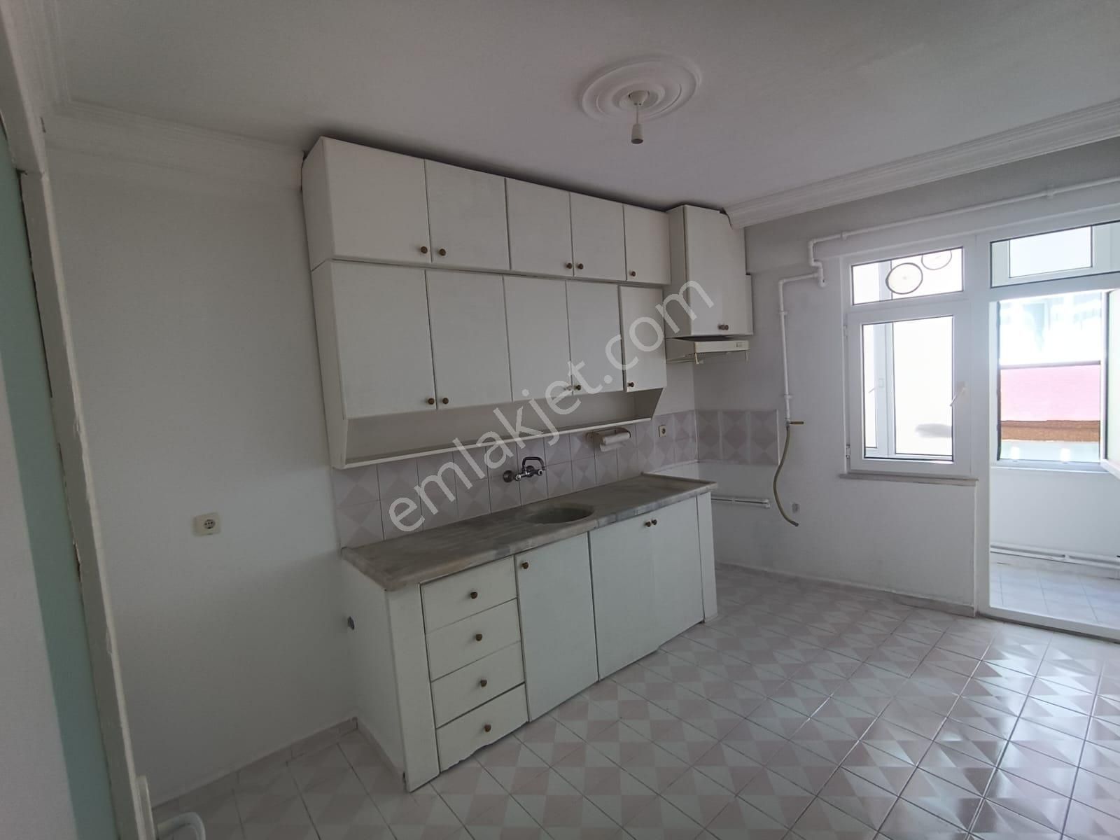 Samsun İlkadım Rasathane Mahallesinde 2+1 Kiralık 1. Kat Daire